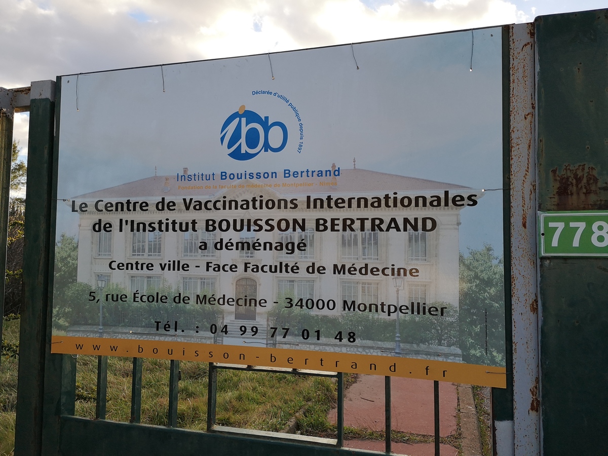 La nouvelle cible, un ancien centre de vaccination appartenant à une fondation, l'institut "Buisson Bertrand"