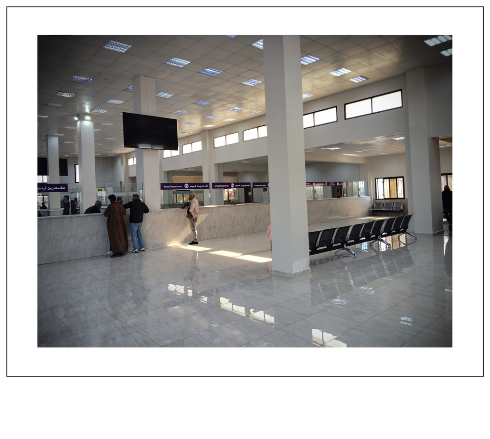 Côté syrien, pas de policiers, pas d’ordinateurs, le contrôle est détendu et les documents sont annotés à la main - © Reflets