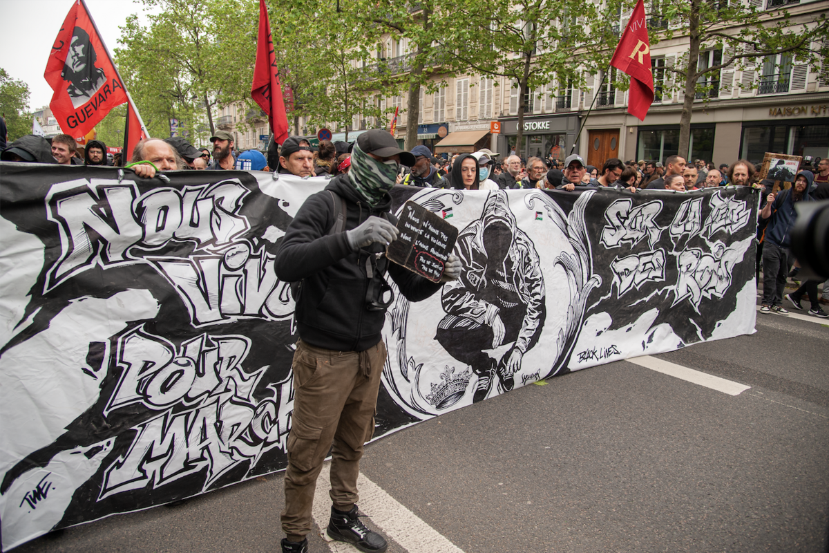 Le cortège de tête en attente du départ - © Reflets