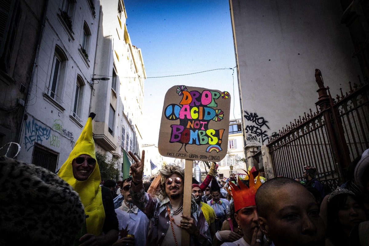 Drop acid not bombs - Ricardo Parreira