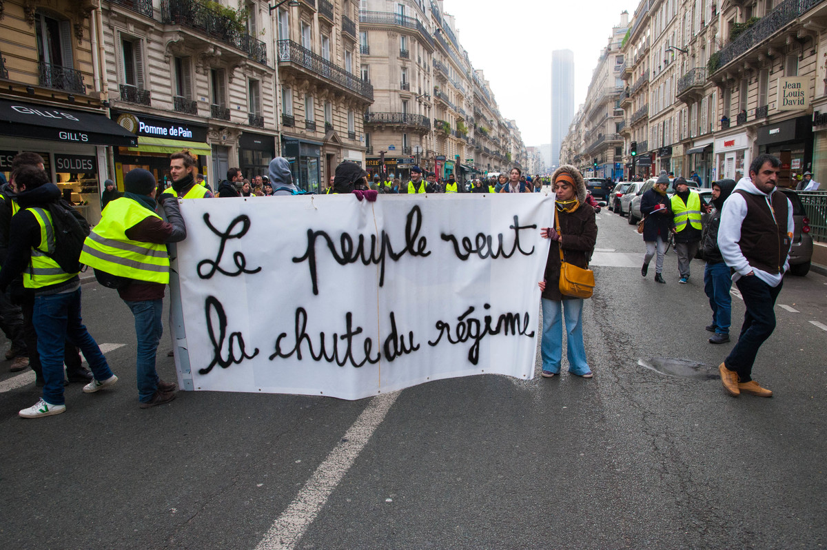 Les manifestants veulent un changement profond de la société et de son organisation - © Reflets