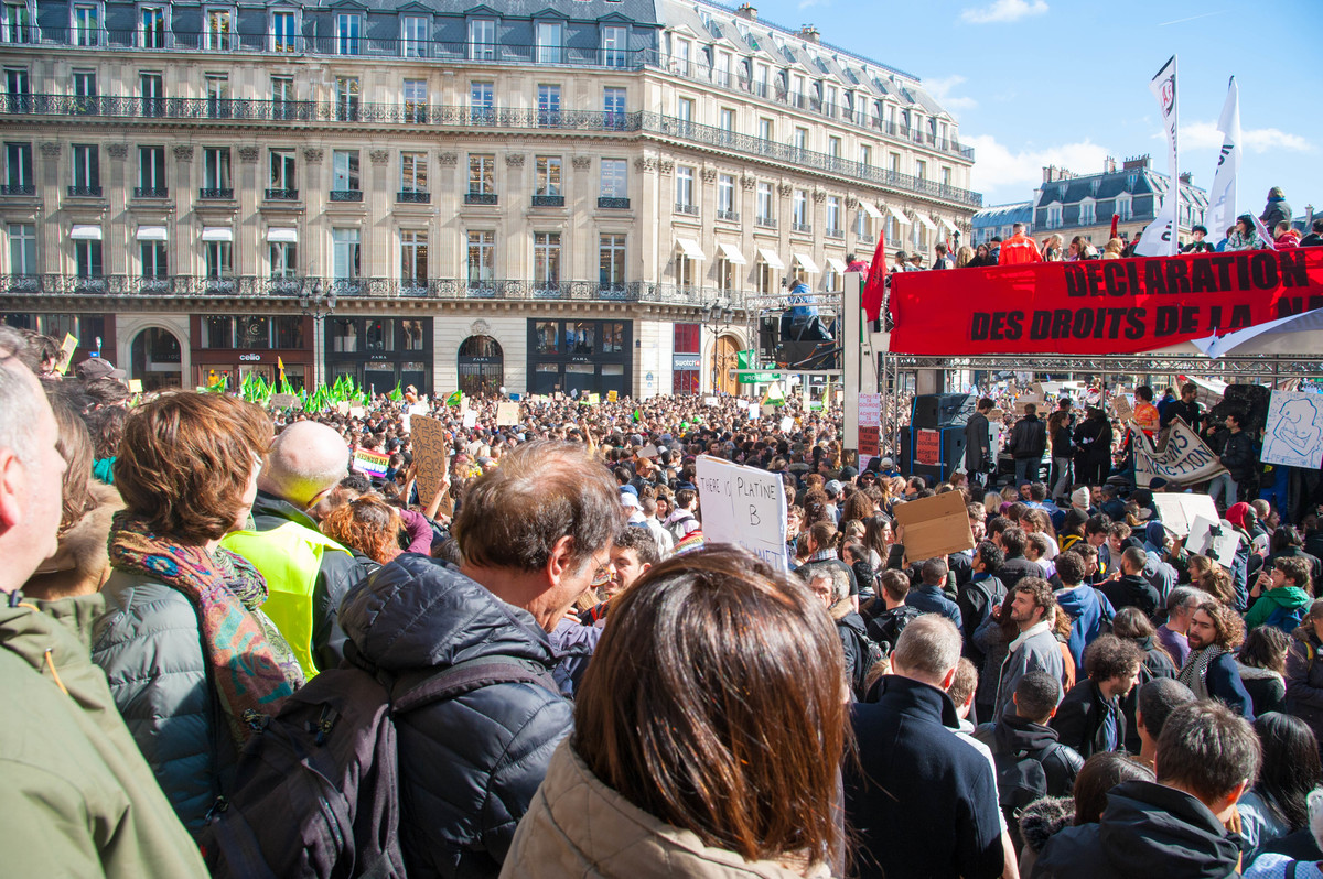 A l'Opéra, les défenseurs du climat sont très nombreux. - © Reflets