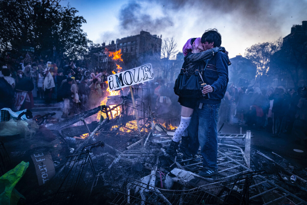 La fête est politique. L'amour fait la lutte. - Ricardo Parreira