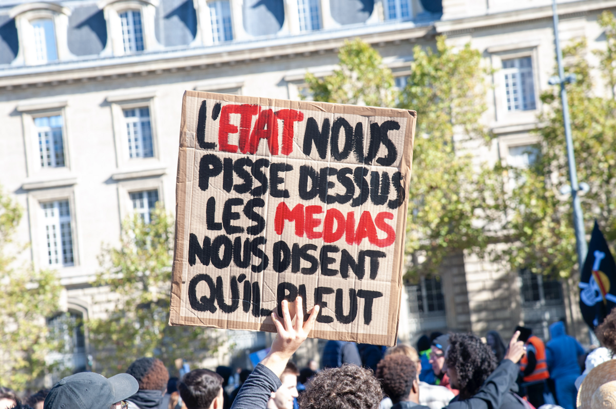 Le jeunesse a un message pour la presse - © Reflets