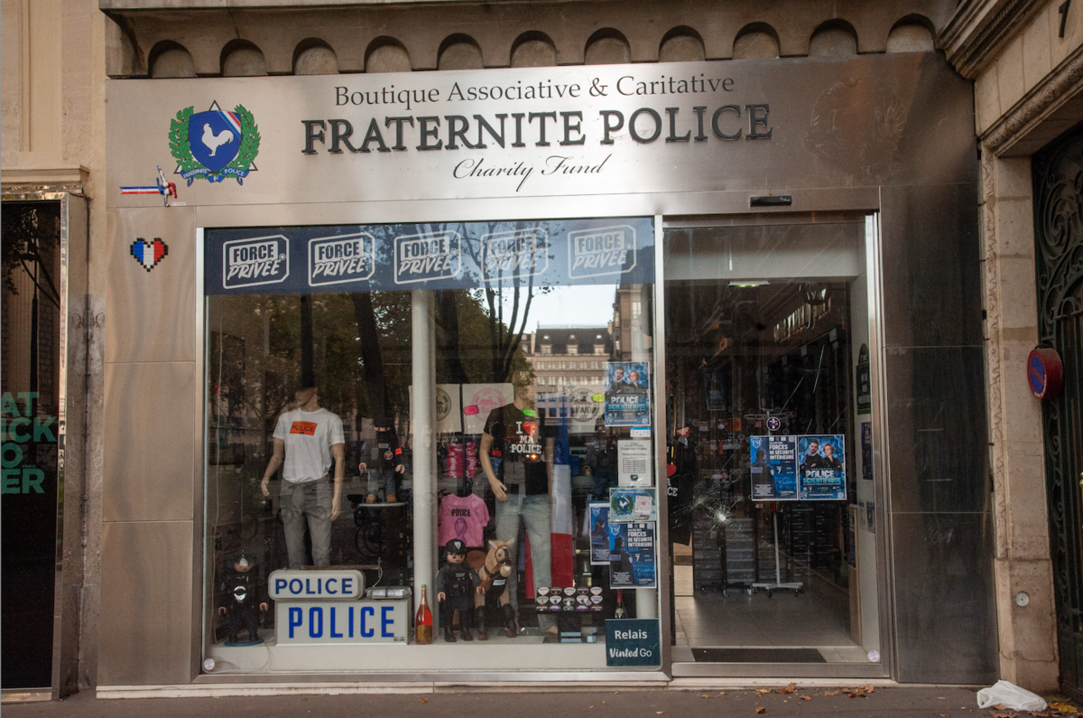 Quand soudain, au coin d'une rue... - © Reflets
