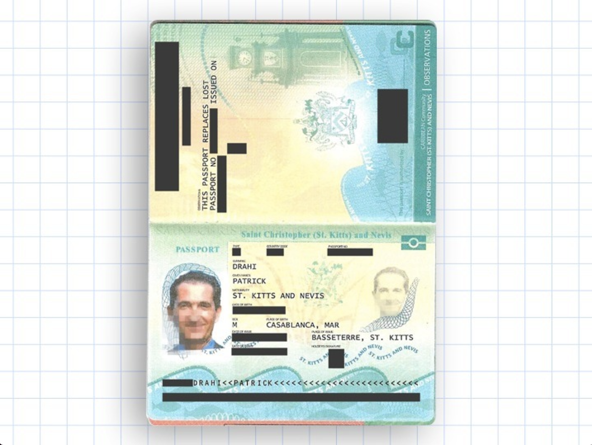 Les passeports de Nevis sont particulièrement jolis, il y a même des petits poissons dessus... - © Reflets