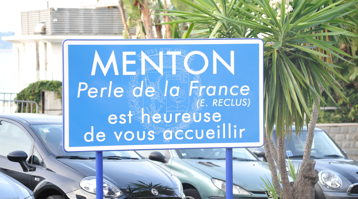 Aux abords de la PAF à Menton - Antoine Champagne - Reflets - Citation Reflets.info requise