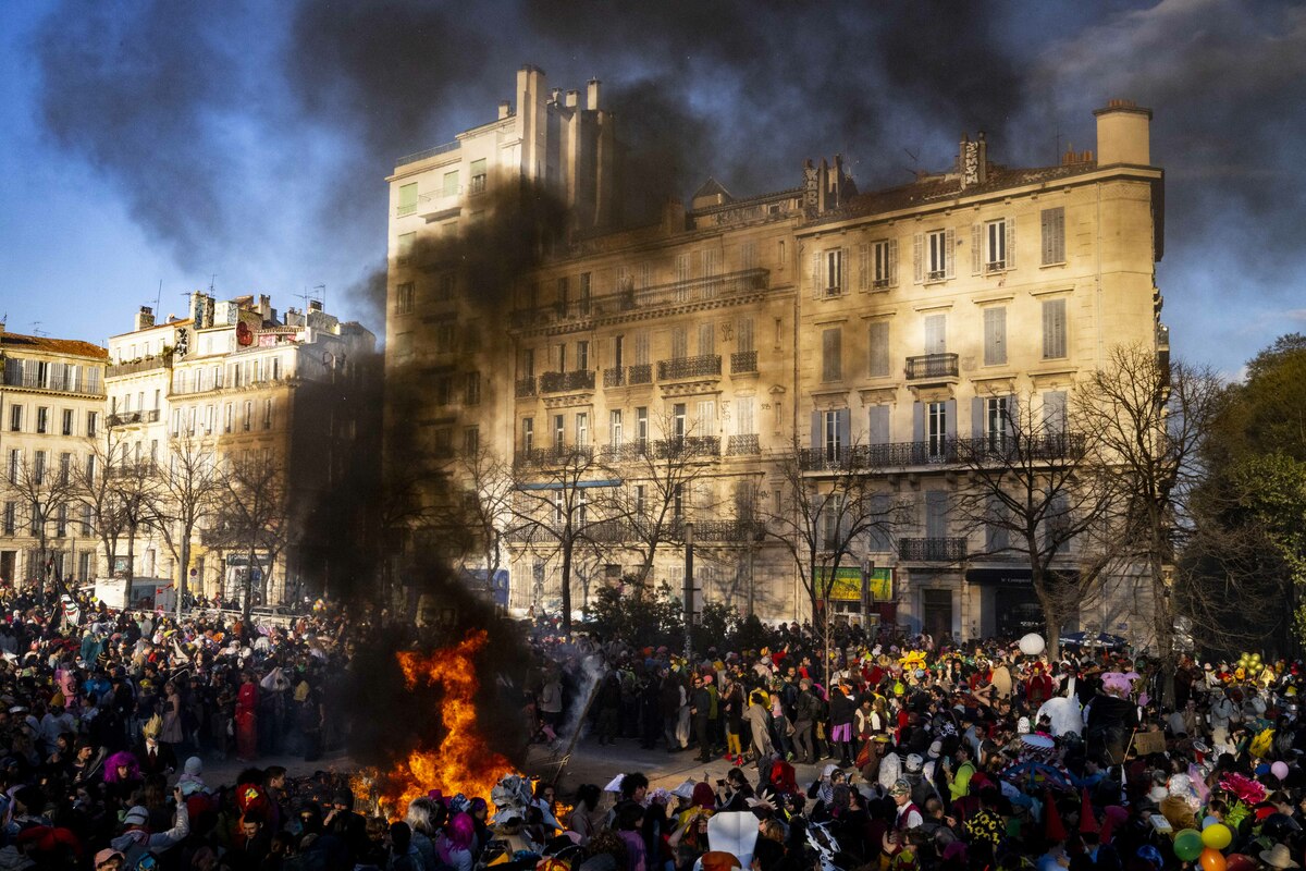 Feu traditionnel dans la Plaine. - Ricardo Parreira