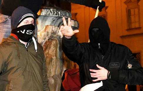 Graz 2015 - L’un des militants à Graz a été identifié grâce à un enregistrement vidéo et condamné à une peine de 18 mois de prison avec sursis. - Linkswende