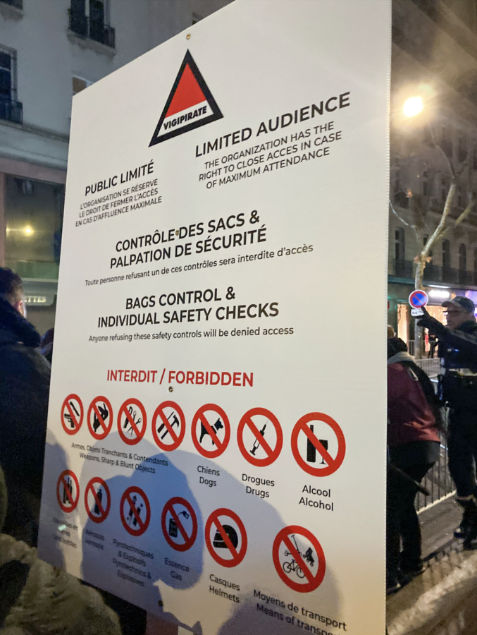 Dispositif sécuritaire du jour de l'an sur les Champs Élysées. - © Reflets
