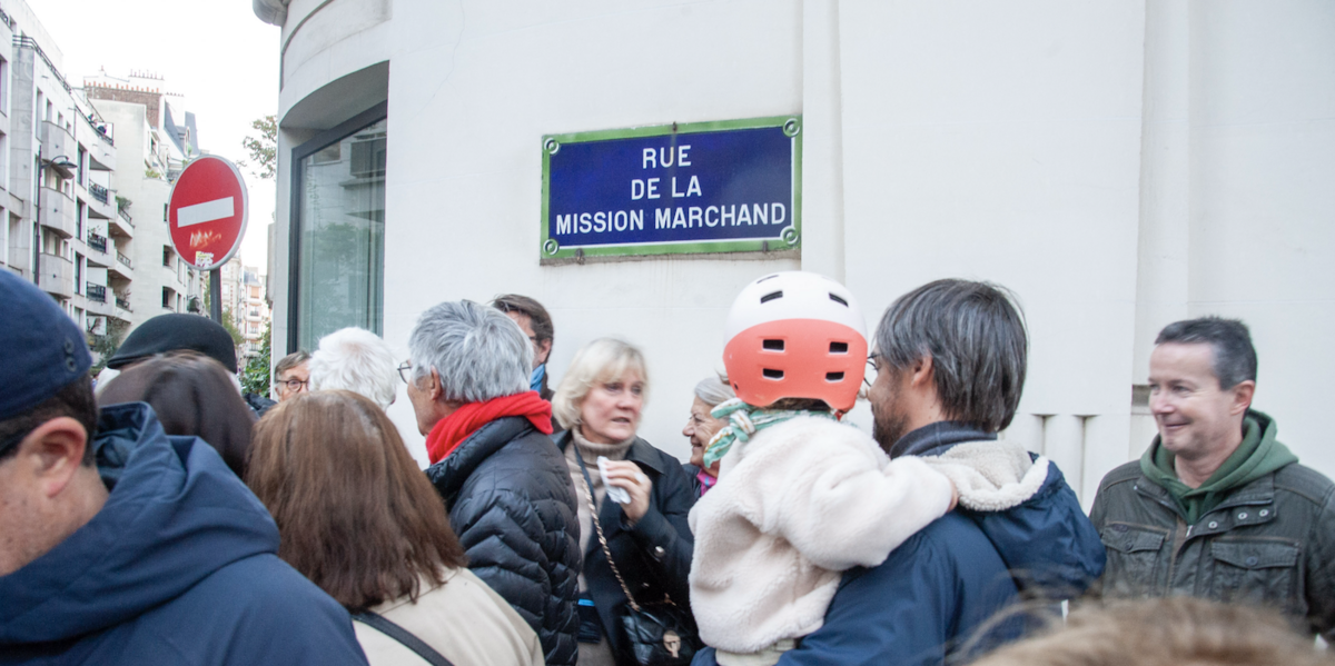 Nadine Morano à qui un policier vient de demander de prendre la rue à gauche "Ah bah non, hein, pas à gauche". C'est de l'humour de droite, c'est compliqué à comprendre. - © Reflets