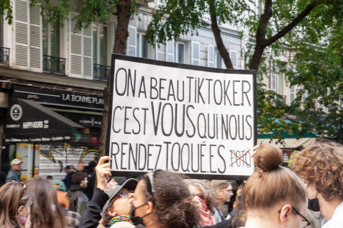 Un symbole du décalage entre la perception des autorités de ce qui se passe dans le pays et ce qui est ressenti par la population - © Reflets