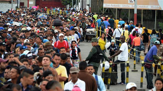 File d'attente à la frontière entre le Venezuela et la Colombie - PressTV