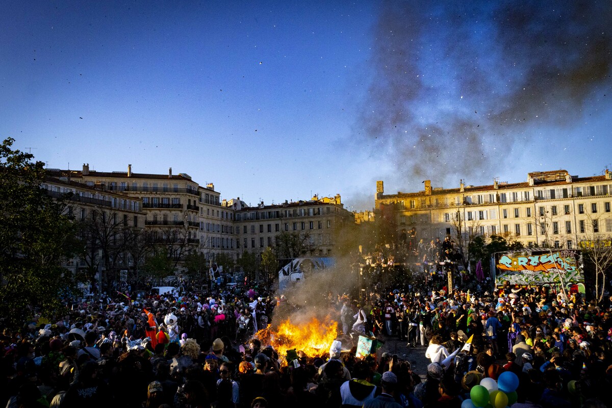 Deuxième feu dans la place de la Plaine - Ricardo Parreira